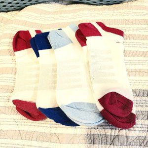 NEW 4 Pairs of Women Socks Athletic running New Balance White with colored trim